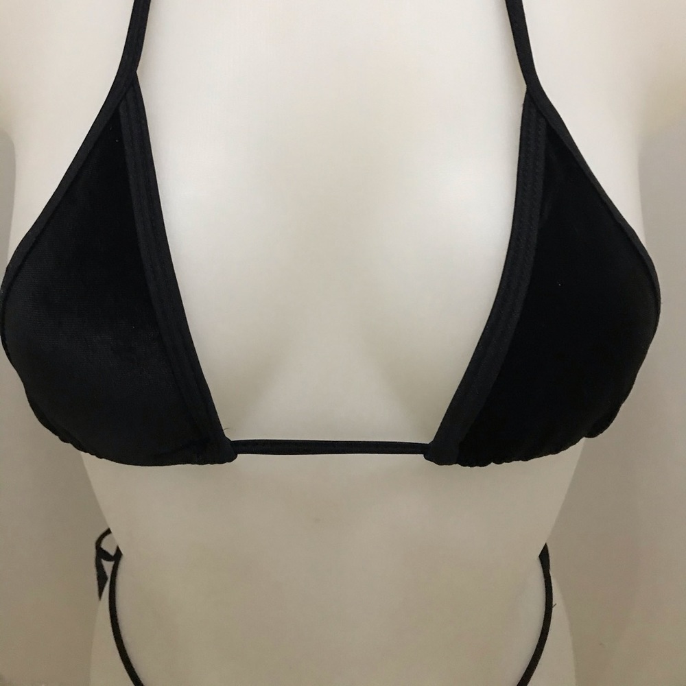 Bikinis - Picture 2 of 6